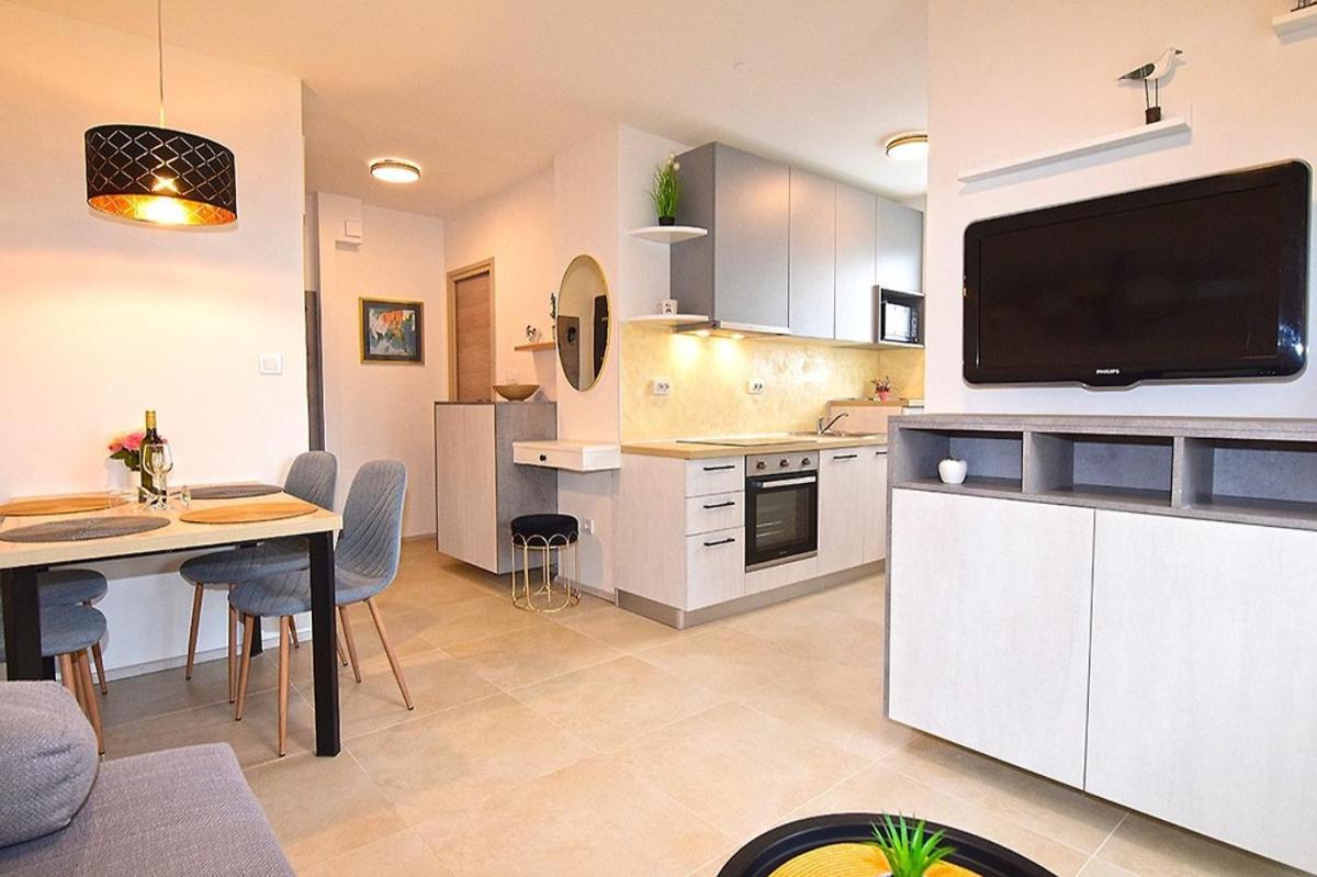 Sole Pula Apartman-Near Beach Εξωτερικό φωτογραφία