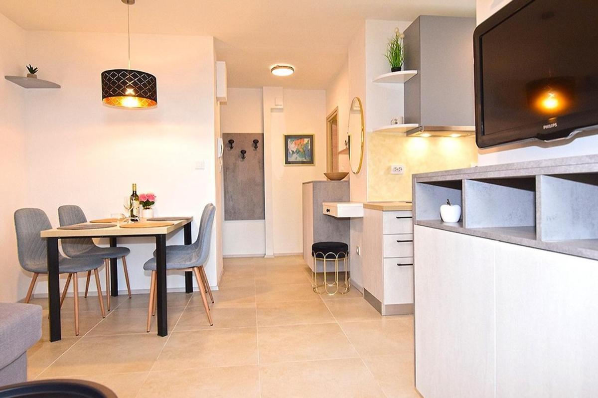 Sole Pula Apartman-Near Beach Εξωτερικό φωτογραφία